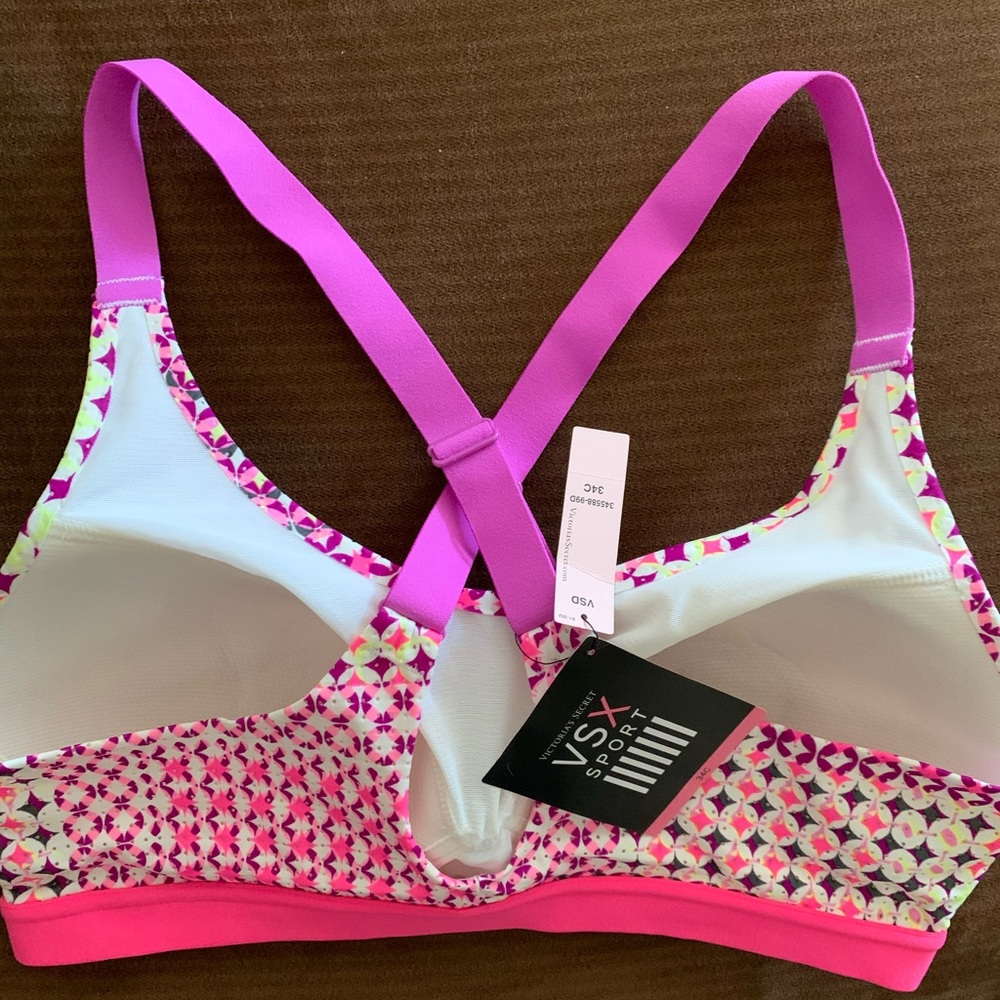 NWT Victoria Secret sports bra - Picture 3 of 4